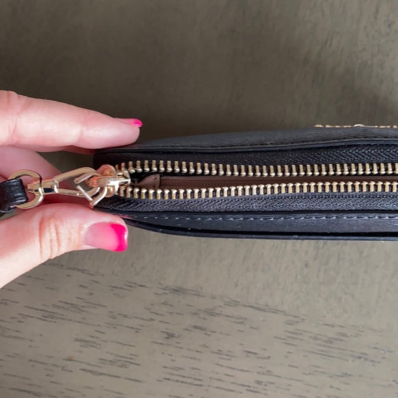 Kate Spade wallet - Picture 7 of 11